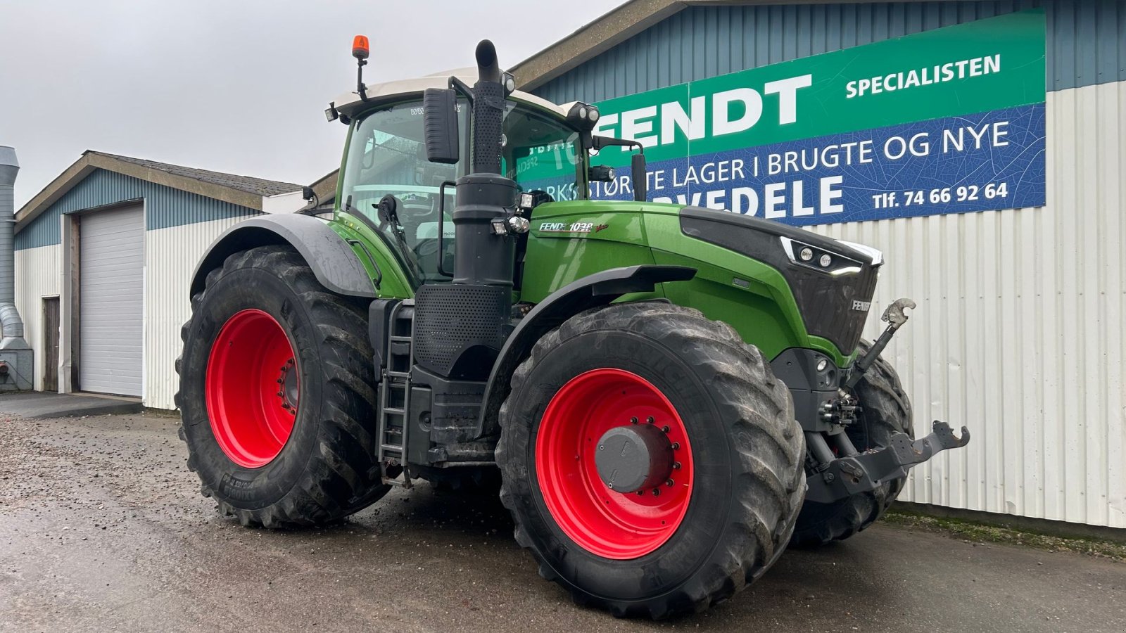 Traktor of the type Fendt 1038 S4 Profi Plus, Gebrauchtmaschine in Rødekro (Picture 5)