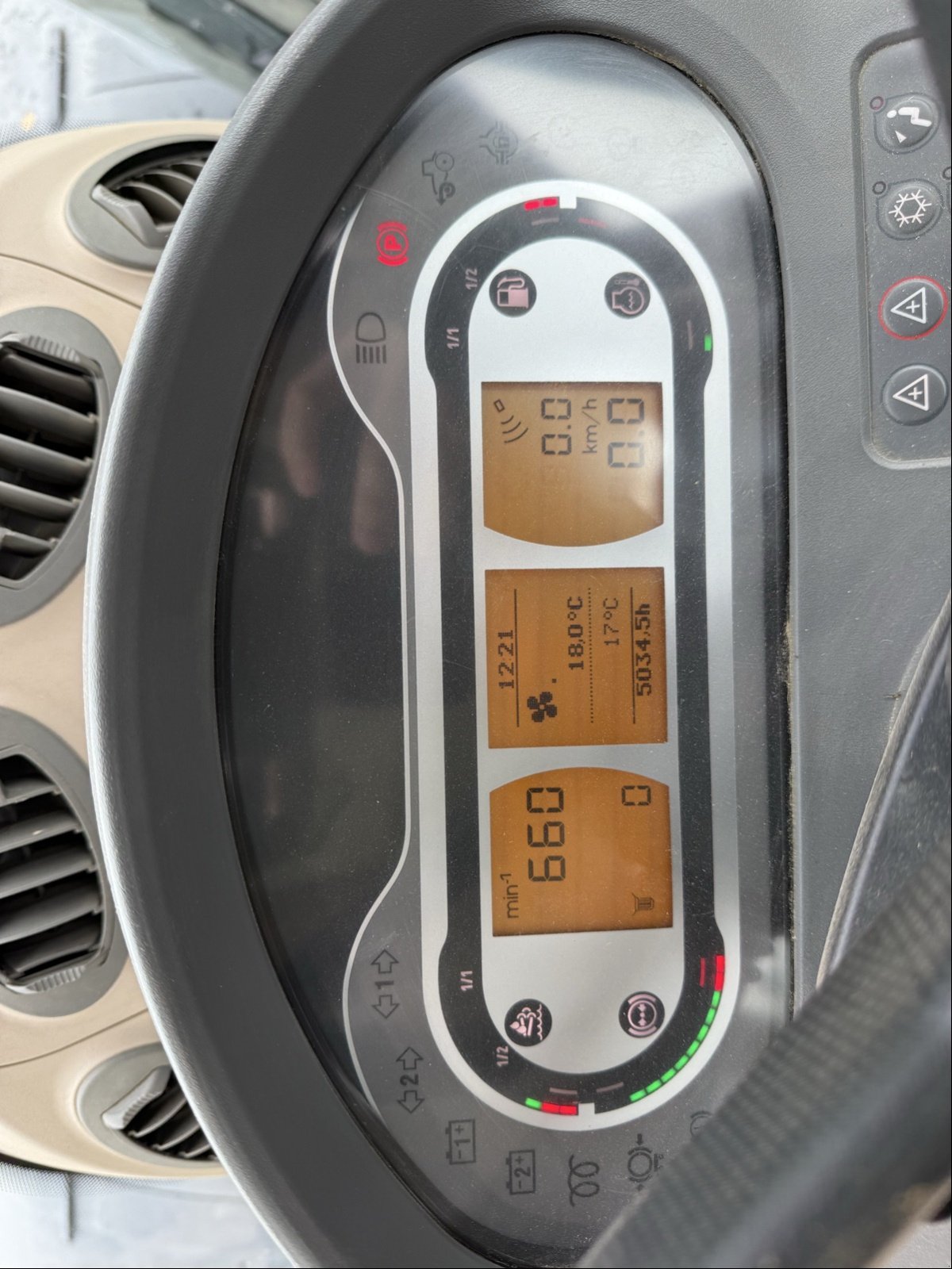 Traktor del tipo Fendt 1042 Vario Gen2 ProfiPlus, Gebrauchtmaschine en Bützow (Imagen 4)