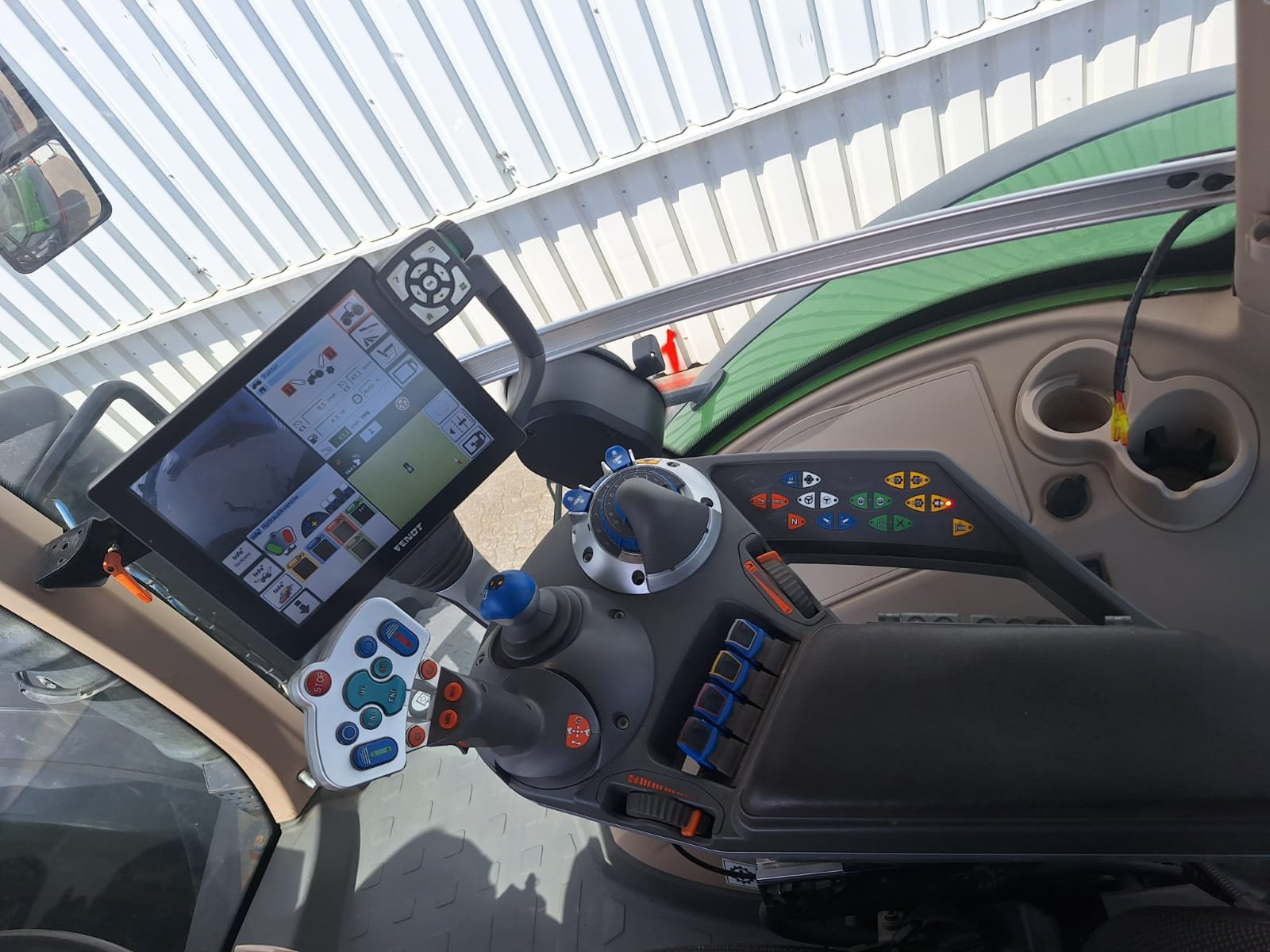 Traktor типа Fendt 1042 Vario S4 Profi+, Gebrauchtmaschine в Holle- Grasdorf (Фотография 17)