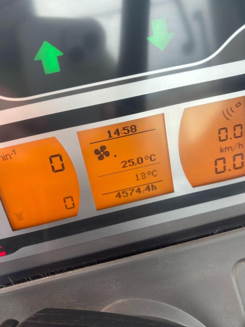 Traktor типа Fendt 1046 Vario Profi Plus, Gebrauchtmaschine в Könnern (Фотография 12)