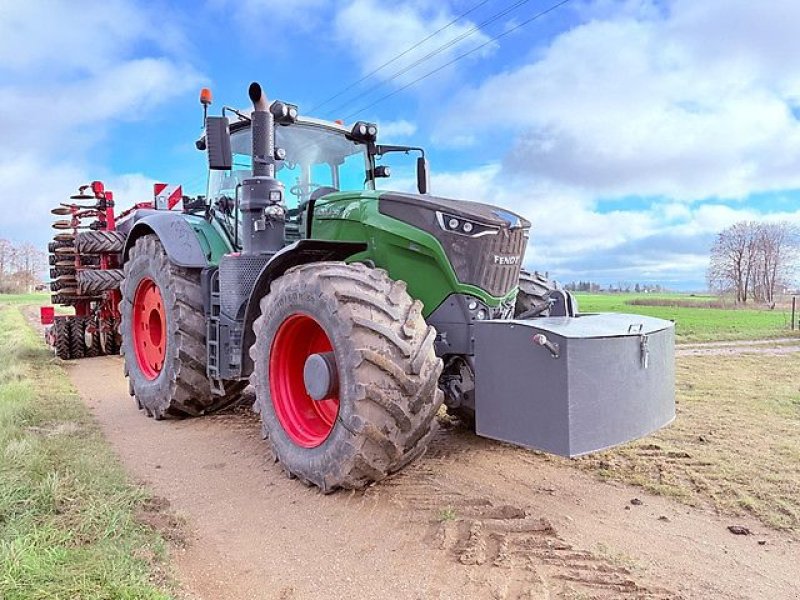 Traktor des Typs Fendt 1046, Gebrauchtmaschine in Kaunas (Bild 2)