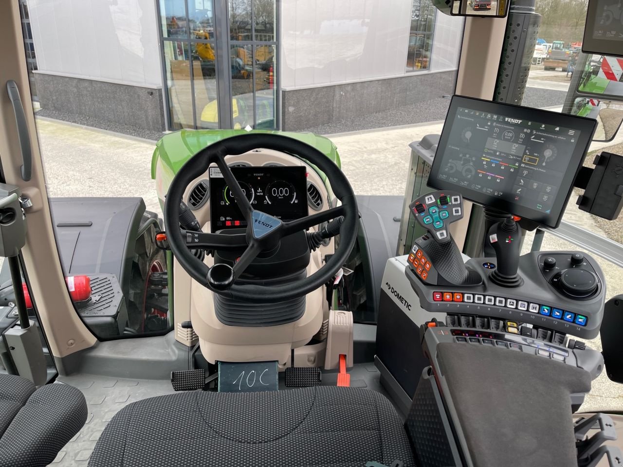 Traktor of the type Fendt 1050 Profi Plus Vario, Neumaschine in Holten (Picture 7)