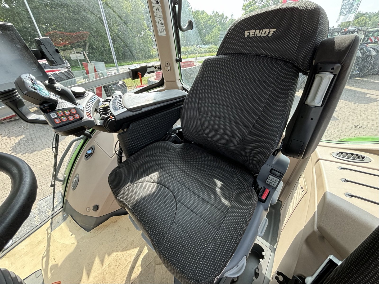 Traktor des Typs Fendt 1050 Vario Gen3 Profi+, Gebrauchtmaschine in Bützow (Bild 10)