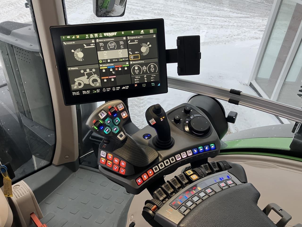 Traktor of the type Fendt 1050 VARIO GEN3, Gebrauchtmaschine in Holstebro (Picture 3)