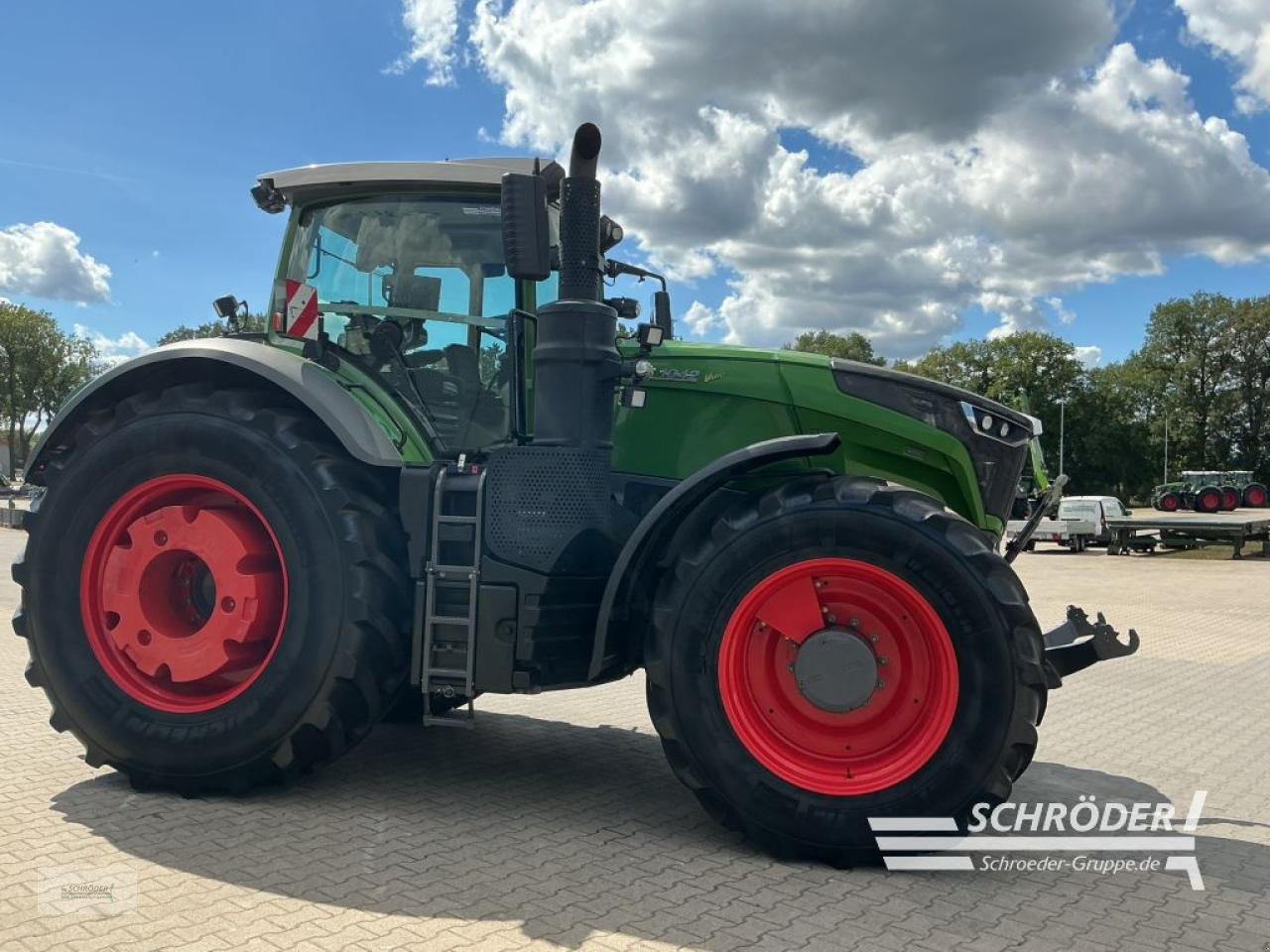 Traktor of the type Fendt 1050 VARIO S4 PROFI PLUS, Gebrauchtmaschine in Lastrup (Picture 4)