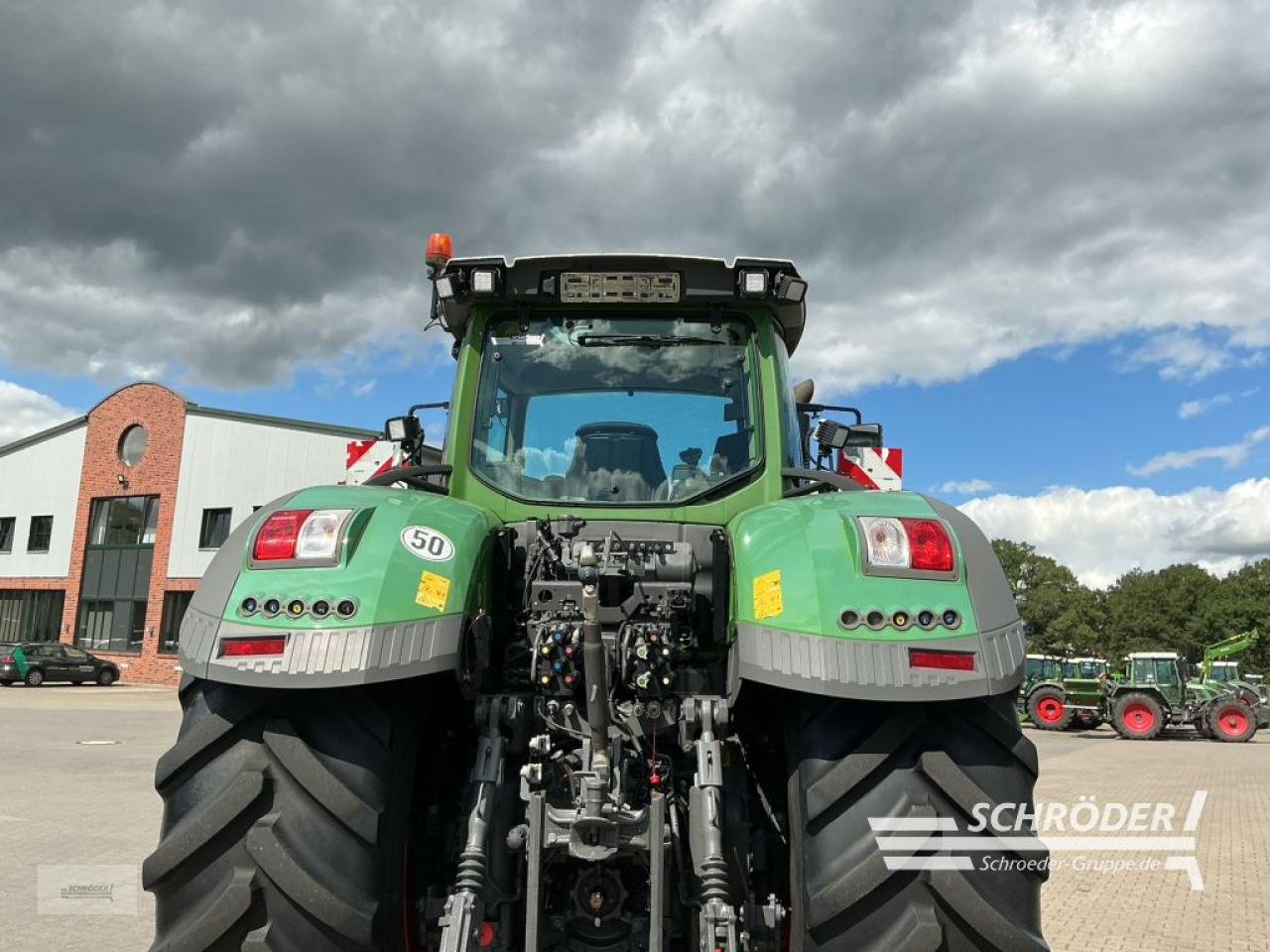 Traktor of the type Fendt 1050 VARIO S4 PROFI PLUS, Gebrauchtmaschine in Lastrup (Picture 8)