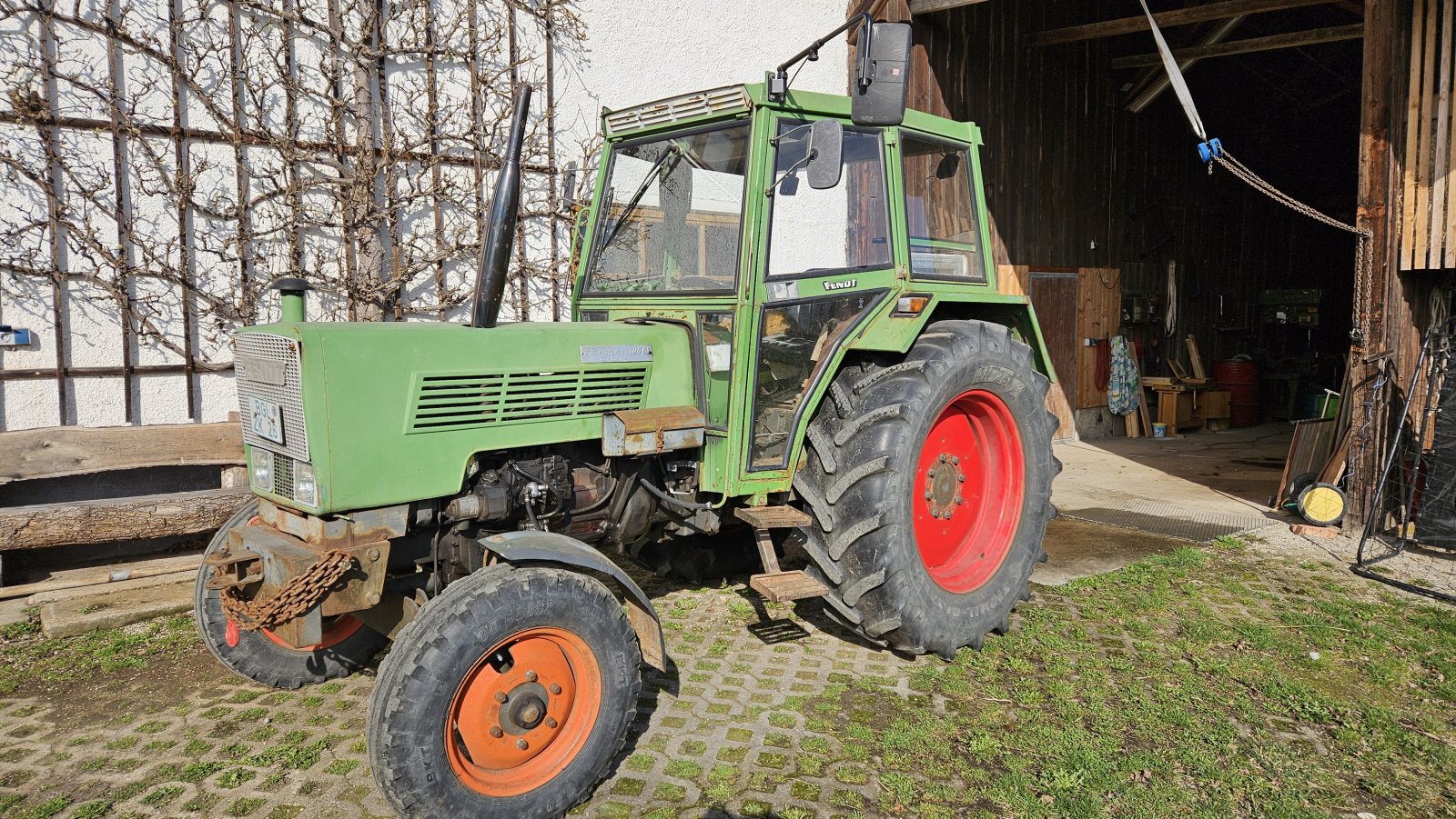 Traktor des Typs Fendt 106 LS, Gebrauchtmaschine in Saaldorf-Surheim (Bild 1)