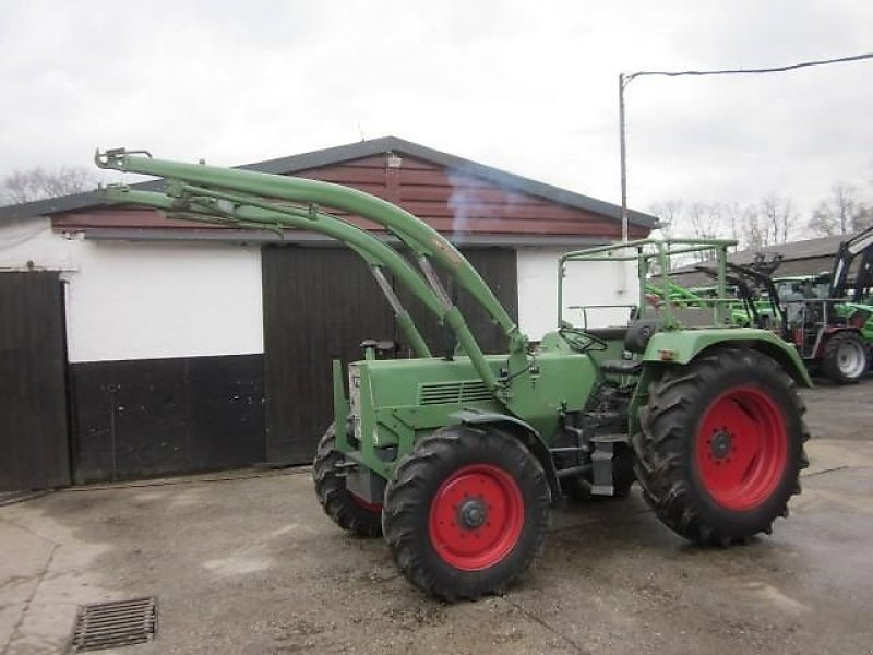 Traktor des Typs Fendt 108, Gebrauchtmaschine in Ziegenhagen (Bild 1)