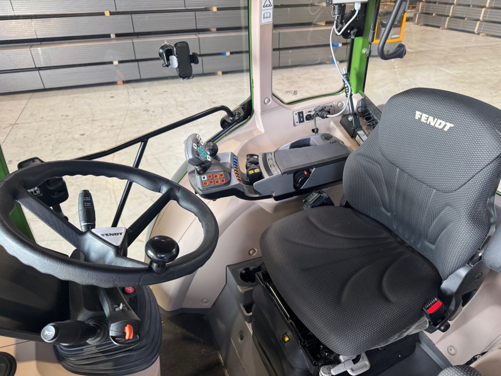 Traktor van het type Fendt 207 Vario TMS, Gebrauchtmaschine in Altenmünster  (Foto 7)