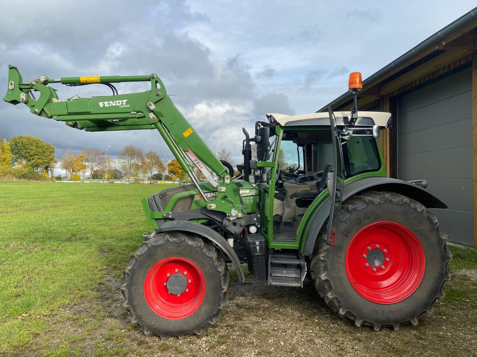 Traktor типа Fendt 207 Vario TMS, Gebrauchtmaschine в Ehingen (Фотография 1)