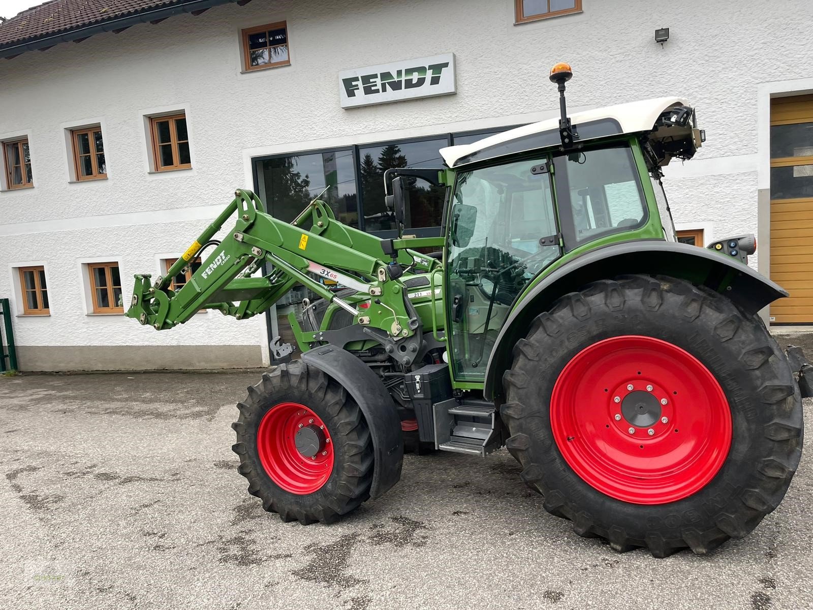 Traktor типа Fendt 207 Vario, Gebrauchtmaschine в Bad Leonfelden (Фотография 2)