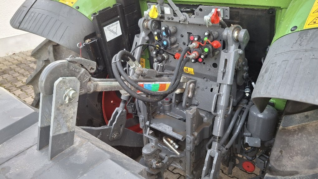 Traktor des Typs Fendt 207 Vario, Gebrauchtmaschine in Unterdietfurt (Bild 3)