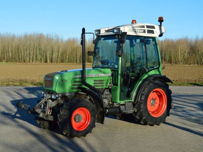 Traktor del tipo Fendt 208 VA met fronthef, Smalspoor/Fruitteelttractor, Gebrauchtmaschine en Erichem (Imagen 1)