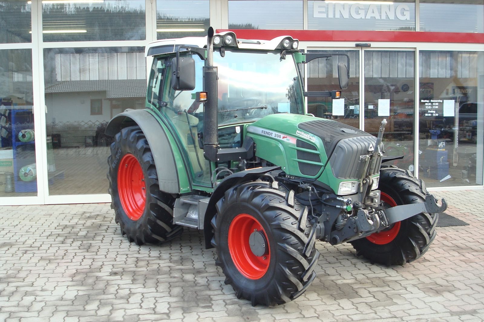Traktor типа Fendt 208 Vario (Gen1), Gebrauchtmaschine в Judenburg (Фотография 2)