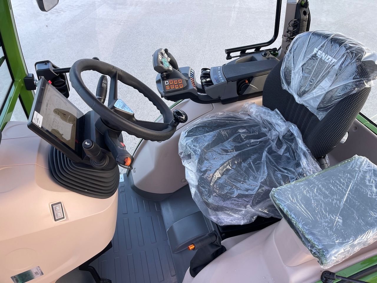 Traktor a típus Fendt 208F Vario, Neumaschine ekkor: Holten (Kép 5)