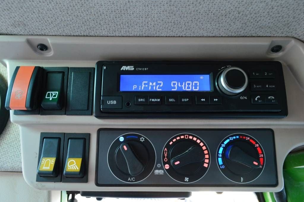 Traktor типа Fendt 208V S3 Vario Smalspoor/Fruitteelttractor, Gebrauchtmaschine в Erichem (Фотография 7)