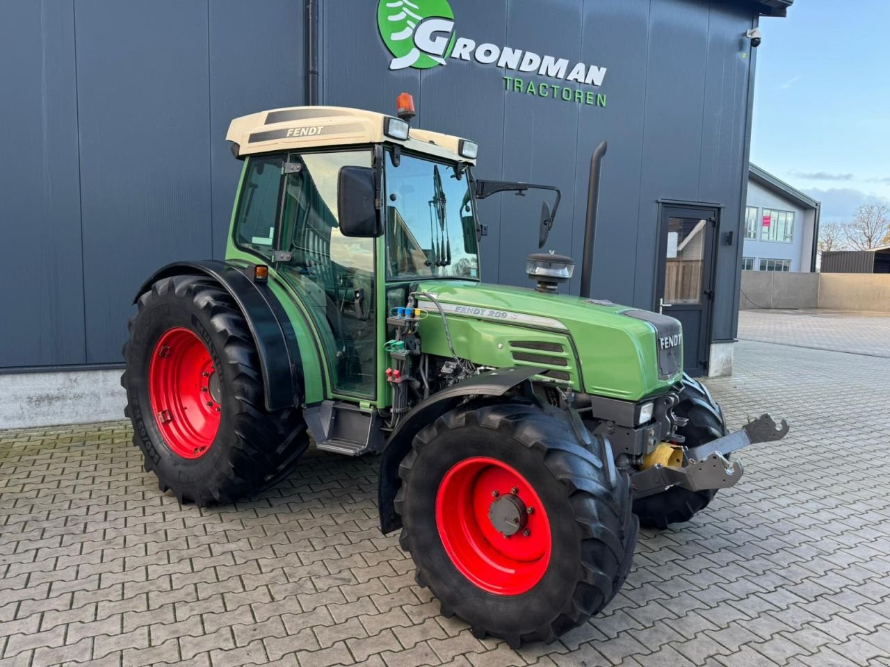 Traktor des Typs Fendt 209 S, Gebrauchtmaschine in Daarle (Bild 4)