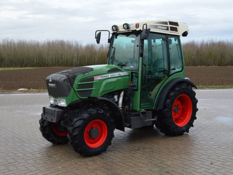 Traktor типа Fendt 209 VA Vario Smalspoor/Fruitteelttractor, Gebrauchtmaschine в Erichem (Фотография 1)