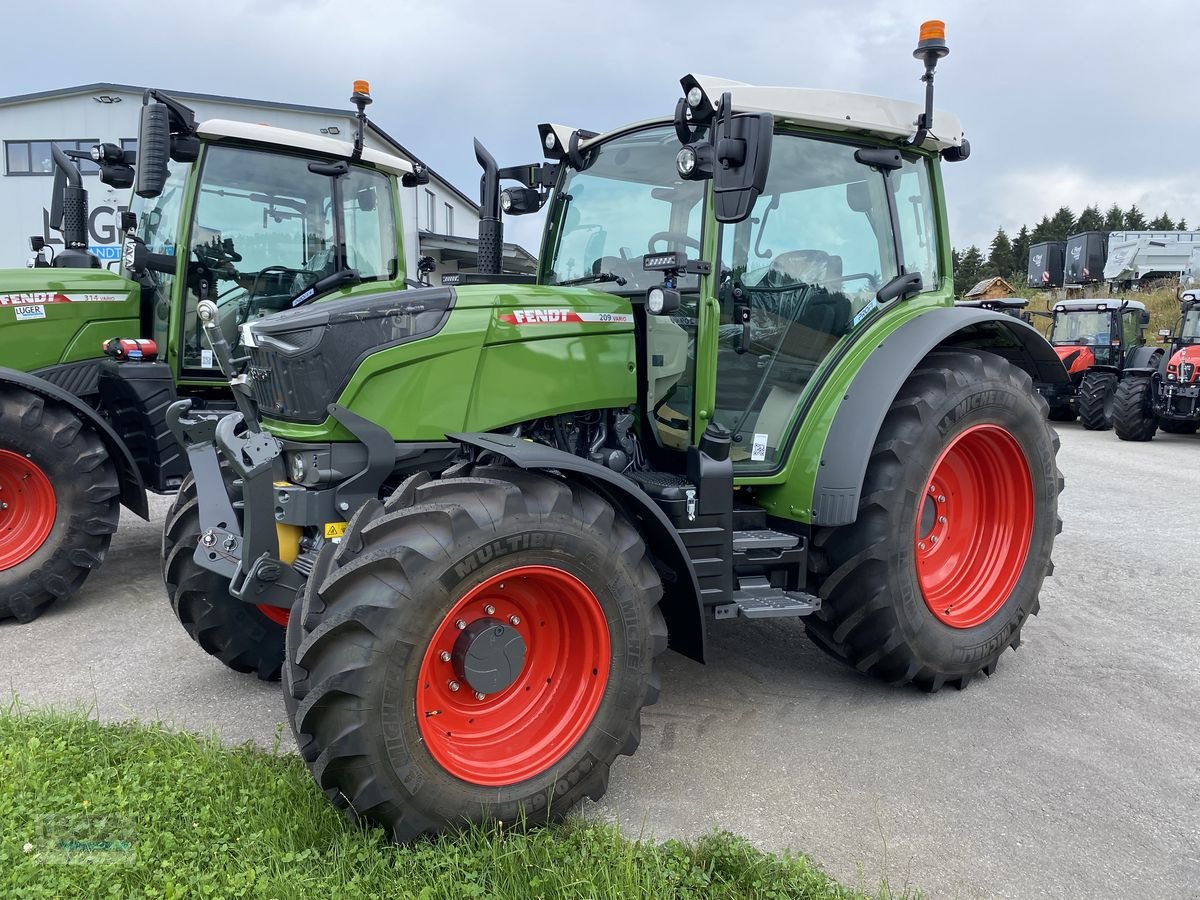 Traktor des Typs Fendt 209 Vario (Gen3), Neumaschine in Niederkappel (Bild 8)