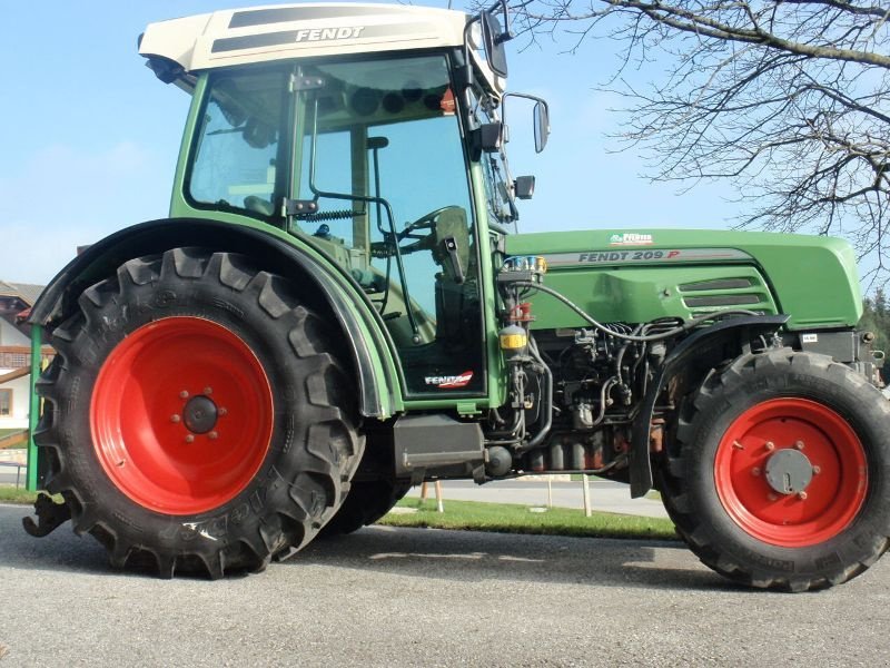 Traktor des Typs Fendt 209 Vario P, Gebrauchtmaschine in Roßbruck (Bild 1)