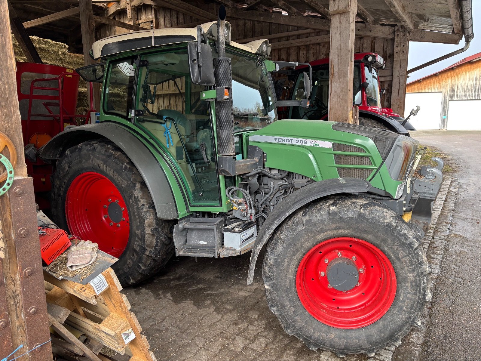 Traktor of the type Fendt 209 Vario, Gebrauchtmaschine in Donaueschingen (Picture 4)