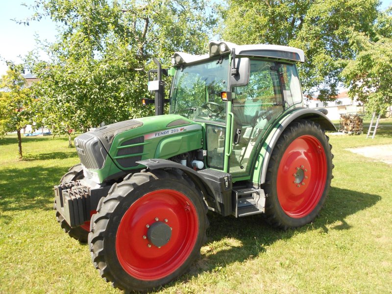 Traktor des Typs Fendt 209 Vario, Gebrauchtmaschine in Stammham (Bild 1)
