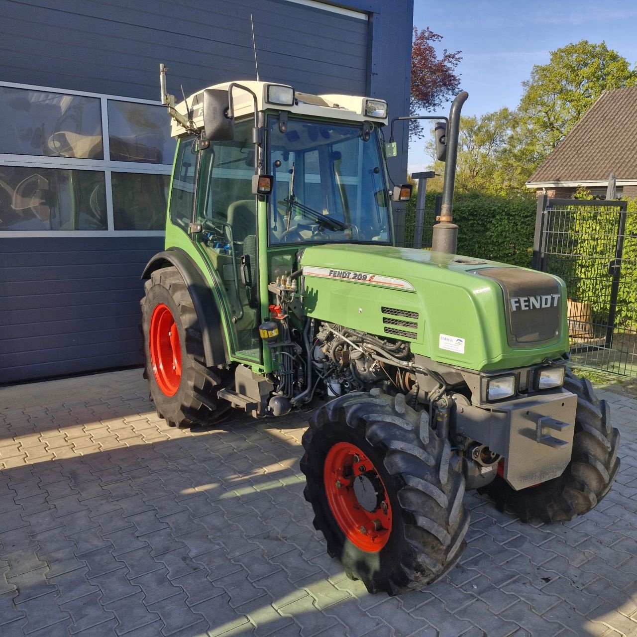 Traktor от тип Fendt 209f, Gebrauchtmaschine в Daarle (Снимка 11)