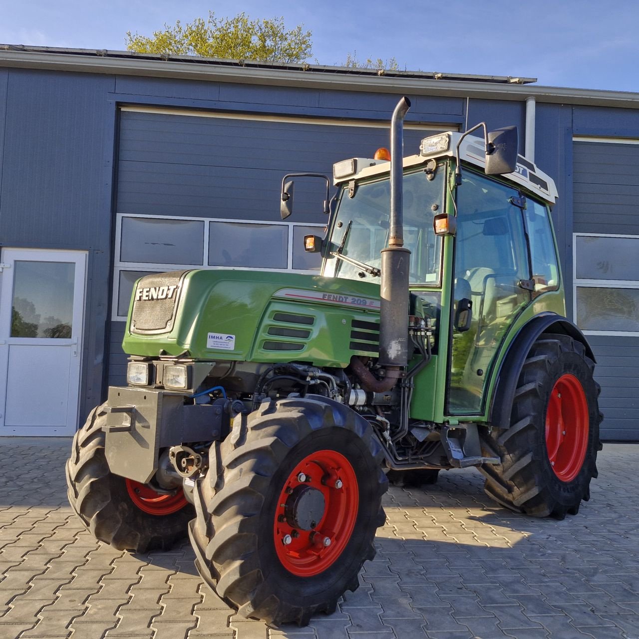 Traktor от тип Fendt 209f, Gebrauchtmaschine в Daarle (Снимка 2)