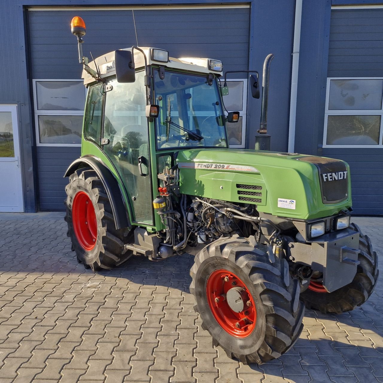 Traktor от тип Fendt 209f, Gebrauchtmaschine в Daarle (Снимка 4)