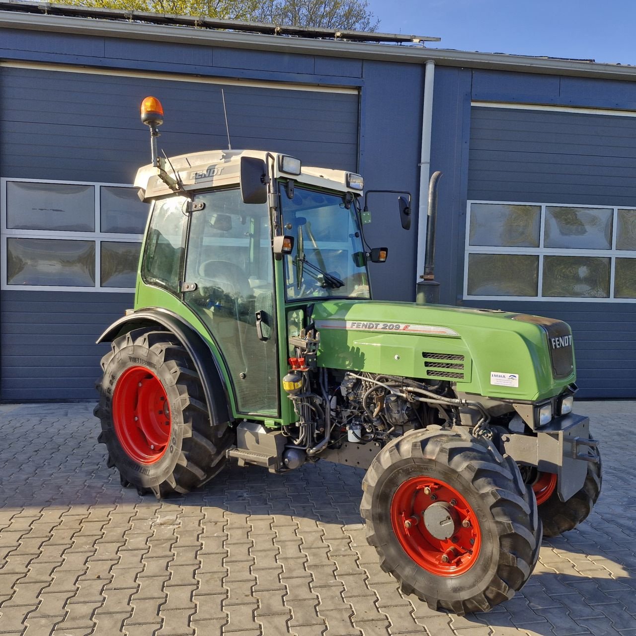 Traktor от тип Fendt 209f, Gebrauchtmaschine в Daarle (Снимка 3)