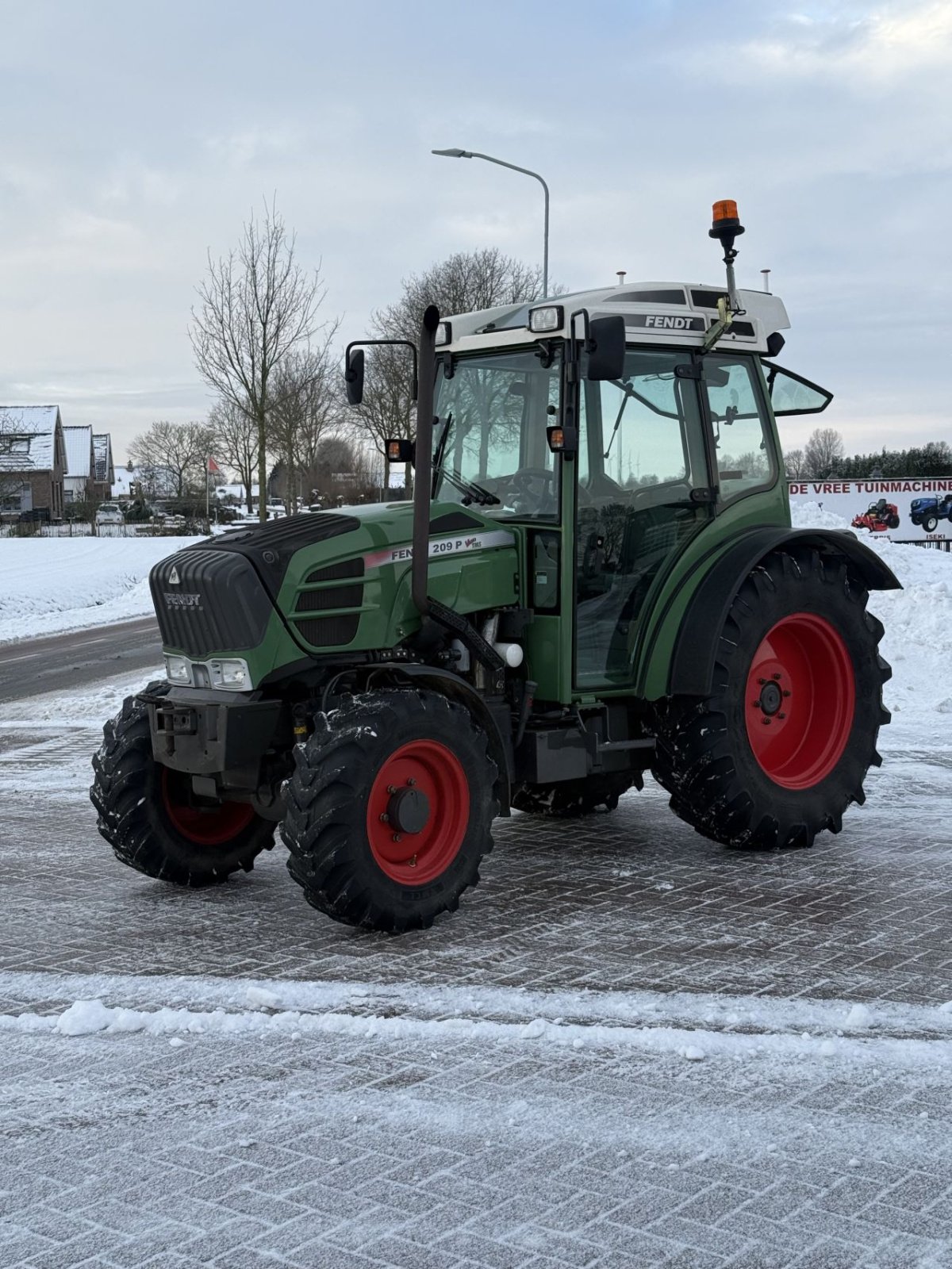 Traktor van het type Fendt 209p, Gebrauchtmaschine in Wadenoijen (Foto 2)