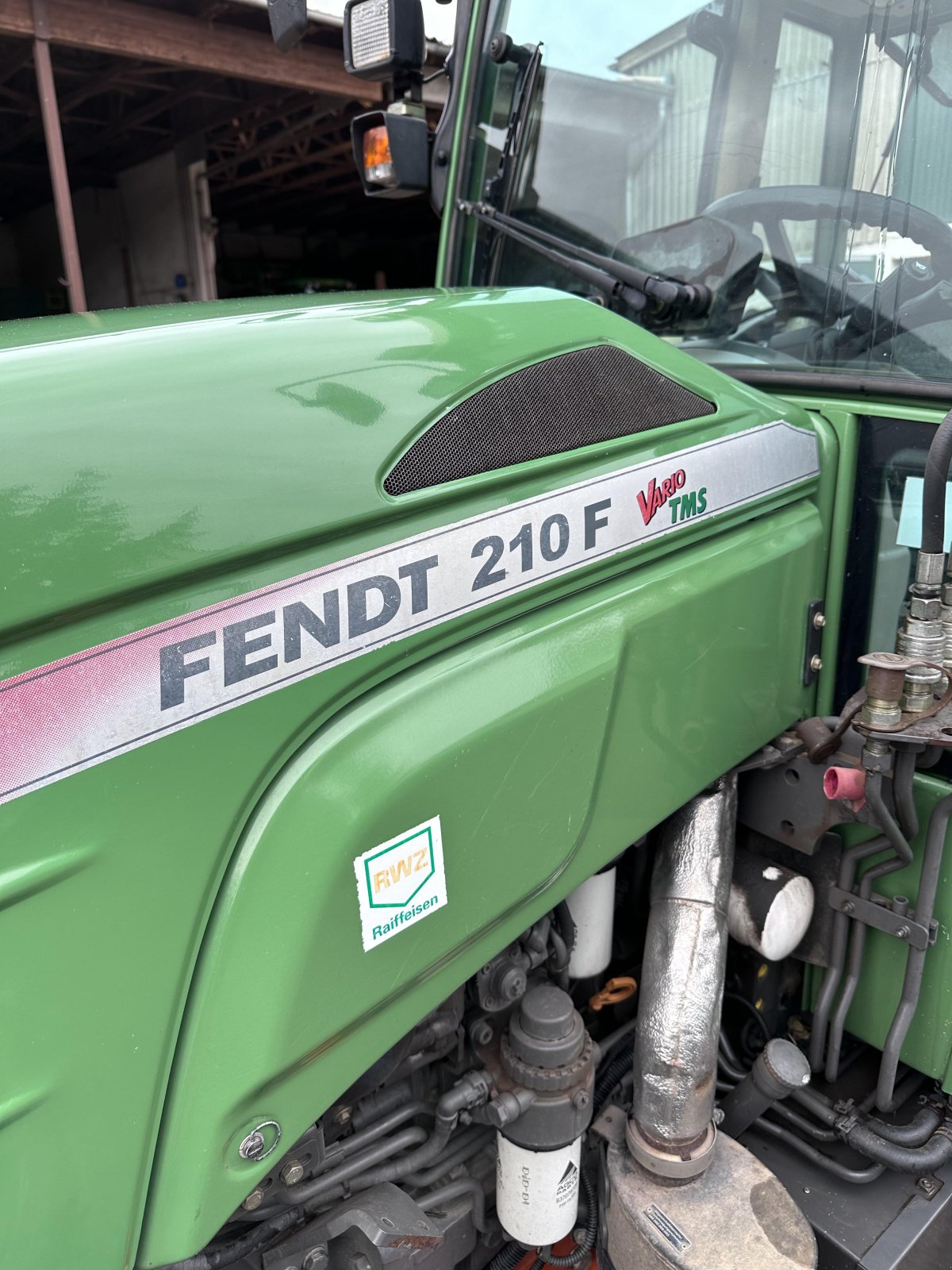 Traktor типа Fendt 210 F, Gebrauchtmaschine в Weinsheim (Фотография 2)