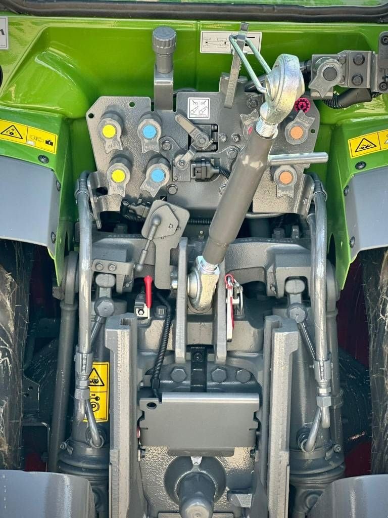 Traktor of the type Fendt 210 V Gen3 Vario Profi Plus Smalspoor/Fruitteelt, Neumaschine in Erichem (Picture 10)