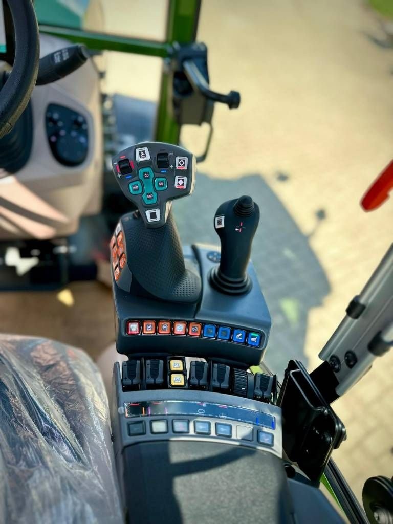 Traktor of the type Fendt 210 V Gen3 Vario Profi Plus Smalspoor/Fruitteelt, Neumaschine in Erichem (Picture 3)