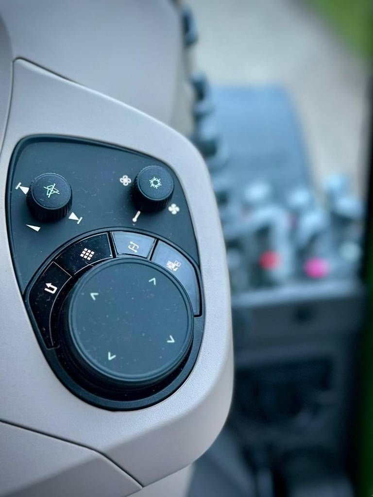 Traktor типа Fendt 210V Gen3 Vario Profi Smalspoor/Fruitteelttractor, Gebrauchtmaschine в Erichem (Фотография 7)