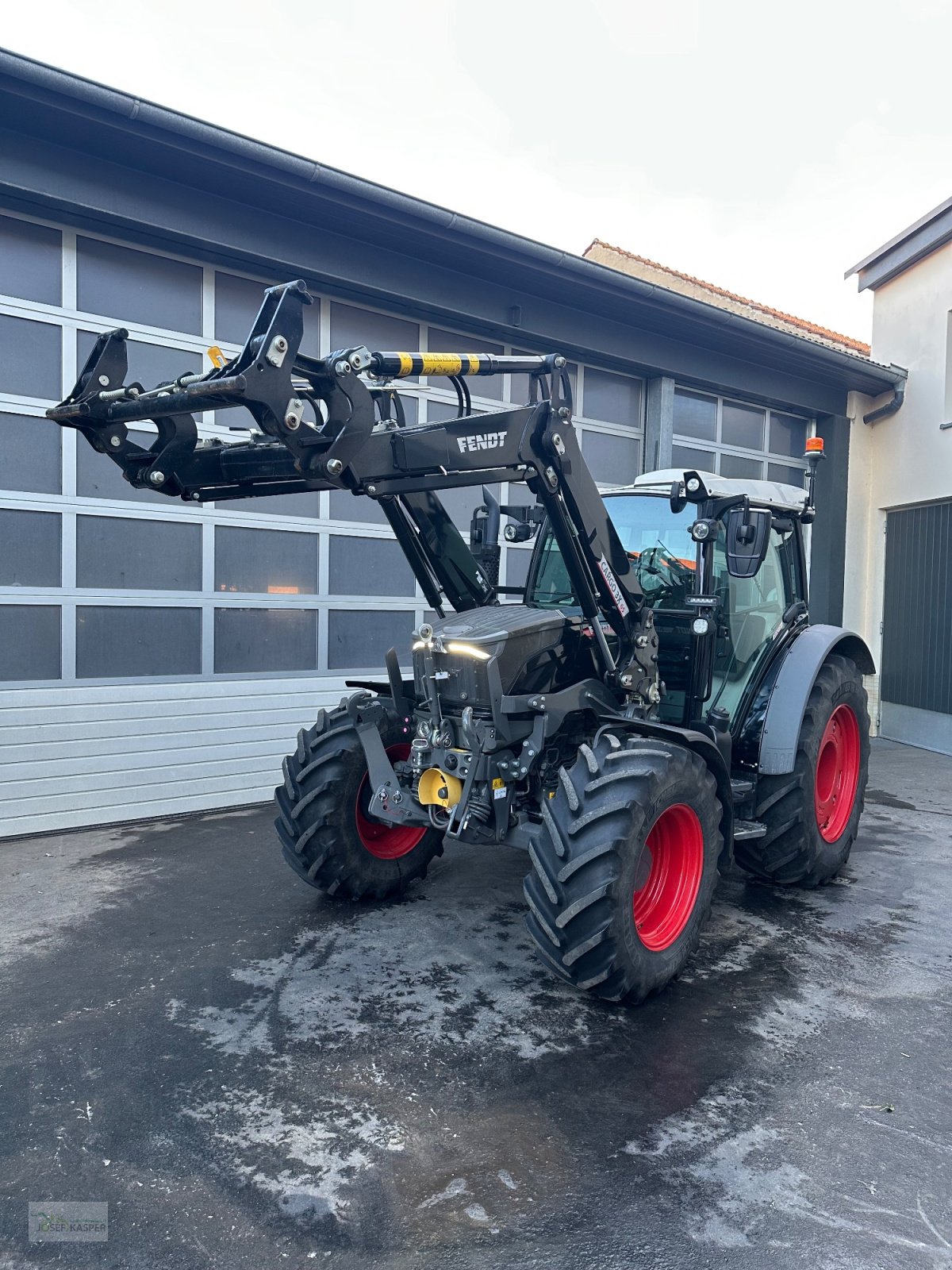 Traktor типа Fendt 211 S Vario Gen3 Profi Plus, Gebrauchtmaschine в Alitzheim (Фотография 1)