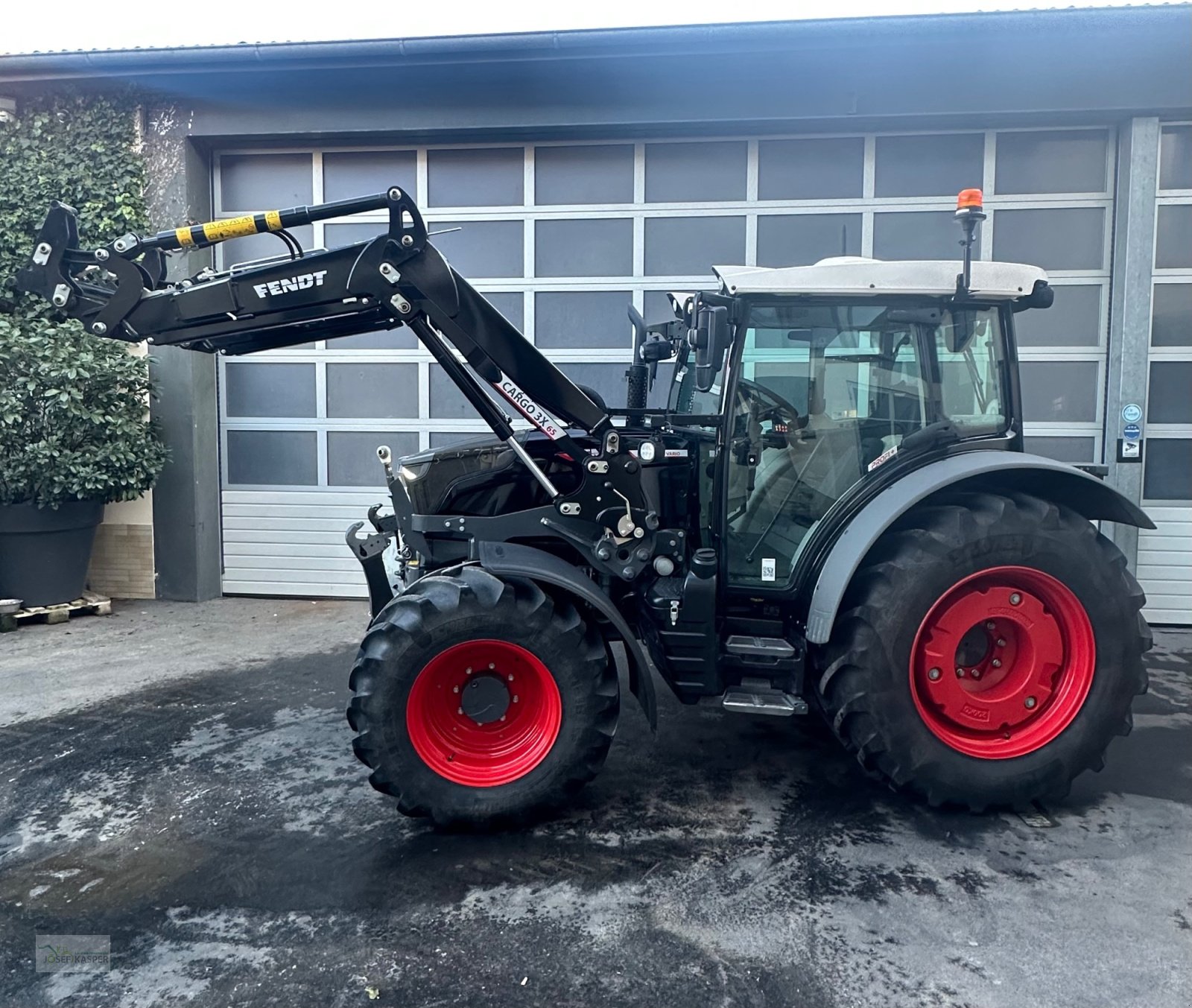 Traktor типа Fendt 211 S Vario Gen3 Profi Plus, Gebrauchtmaschine в Alitzheim (Фотография 2)