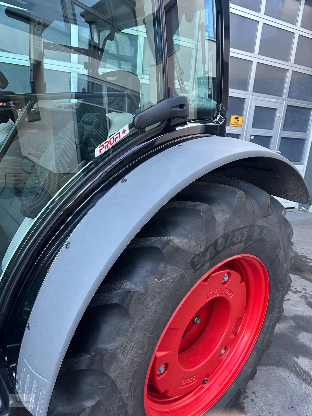 Traktor типа Fendt 211 S Vario Gen3 Profi Plus, Gebrauchtmaschine в Alitzheim (Фотография 12)