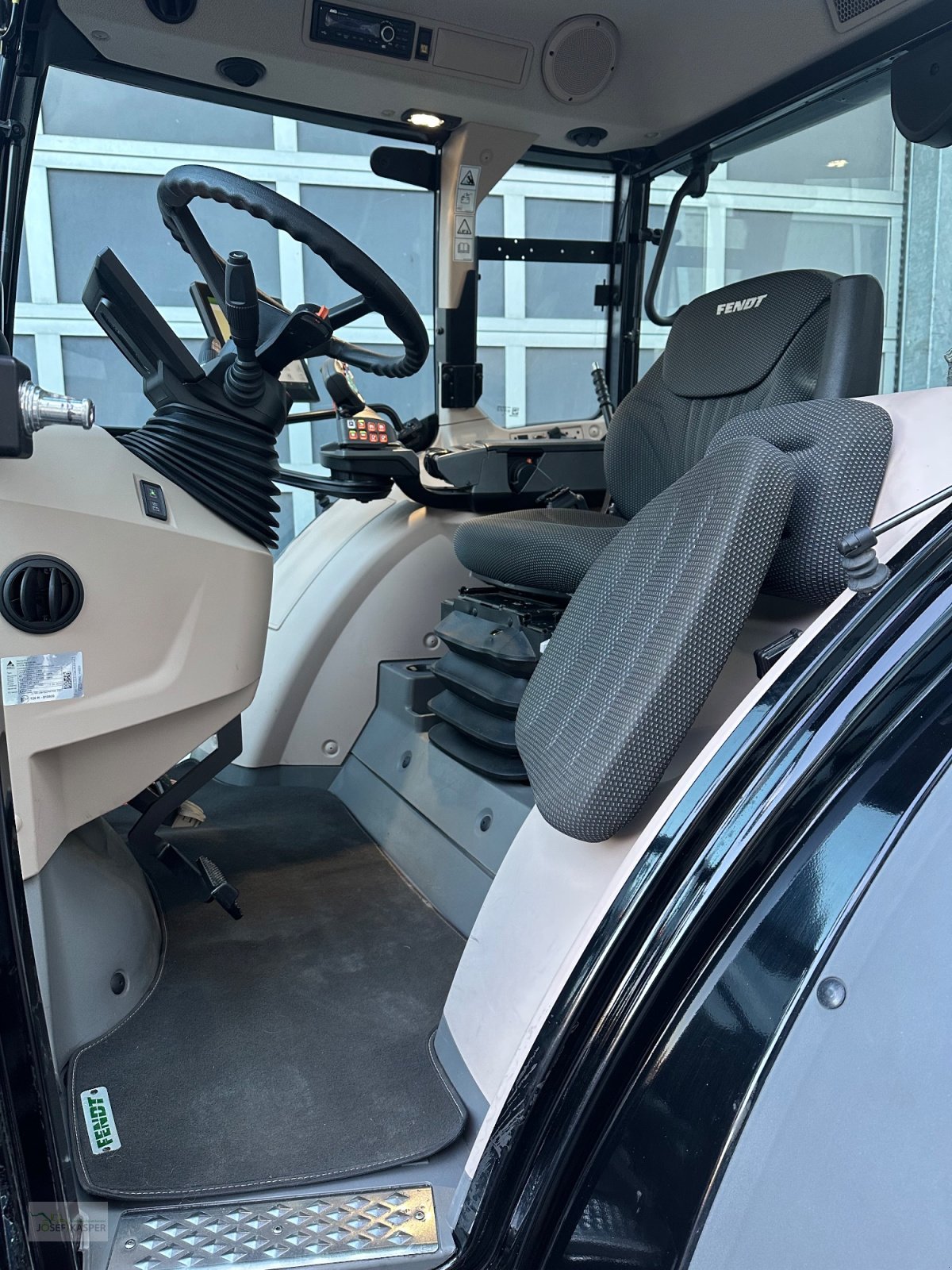 Traktor типа Fendt 211 S Vario Gen3 Profi Plus, Gebrauchtmaschine в Alitzheim (Фотография 16)