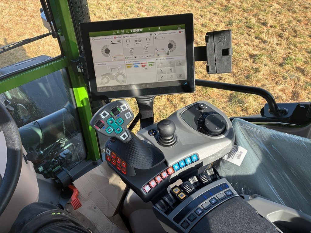 Traktor типа Fendt 211 S Vario Gen3, Neumaschine в Bubendorf (Фотография 4)
