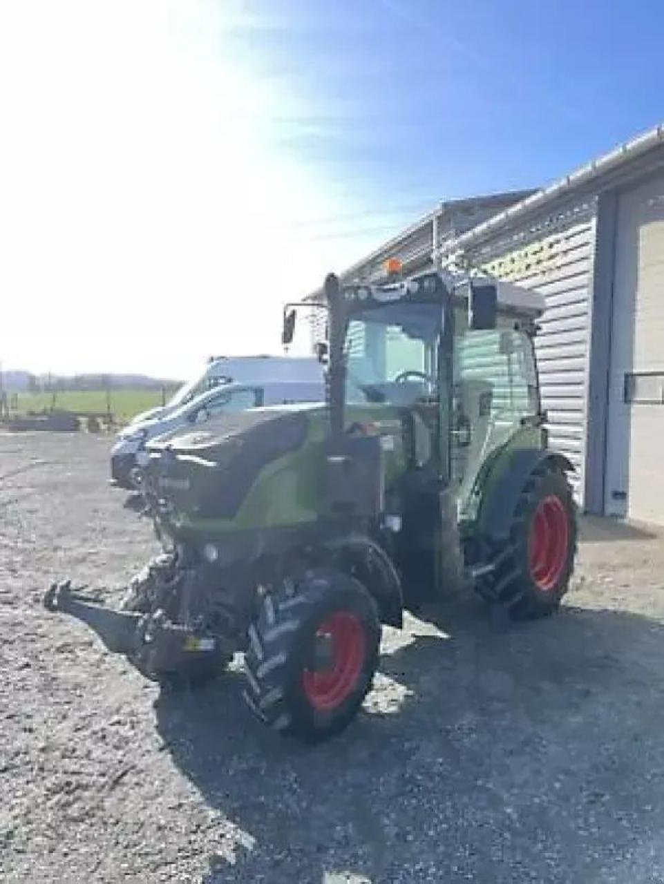 Traktor Türe ait Fendt 211 v, Gebrauchtmaschine içinde MONFERRAN (resim 3)