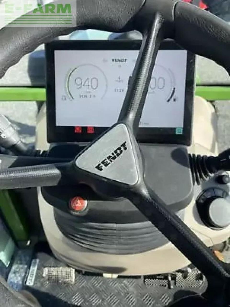 Traktor Türe ait Fendt 211 v, Gebrauchtmaschine içinde MONFERRAN (resim 6)