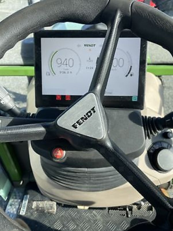 Traktor типа Fendt 211 V, Gebrauchtmaschine в PEYROLE (Фотография 6)
