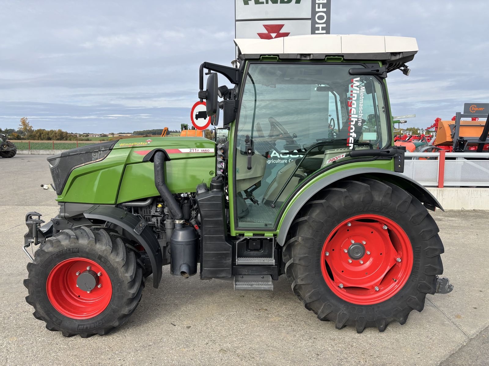 Traktor tipa Fendt 211 Vario F (Gen3), Vorführmaschine u Starrein (Slika 9)