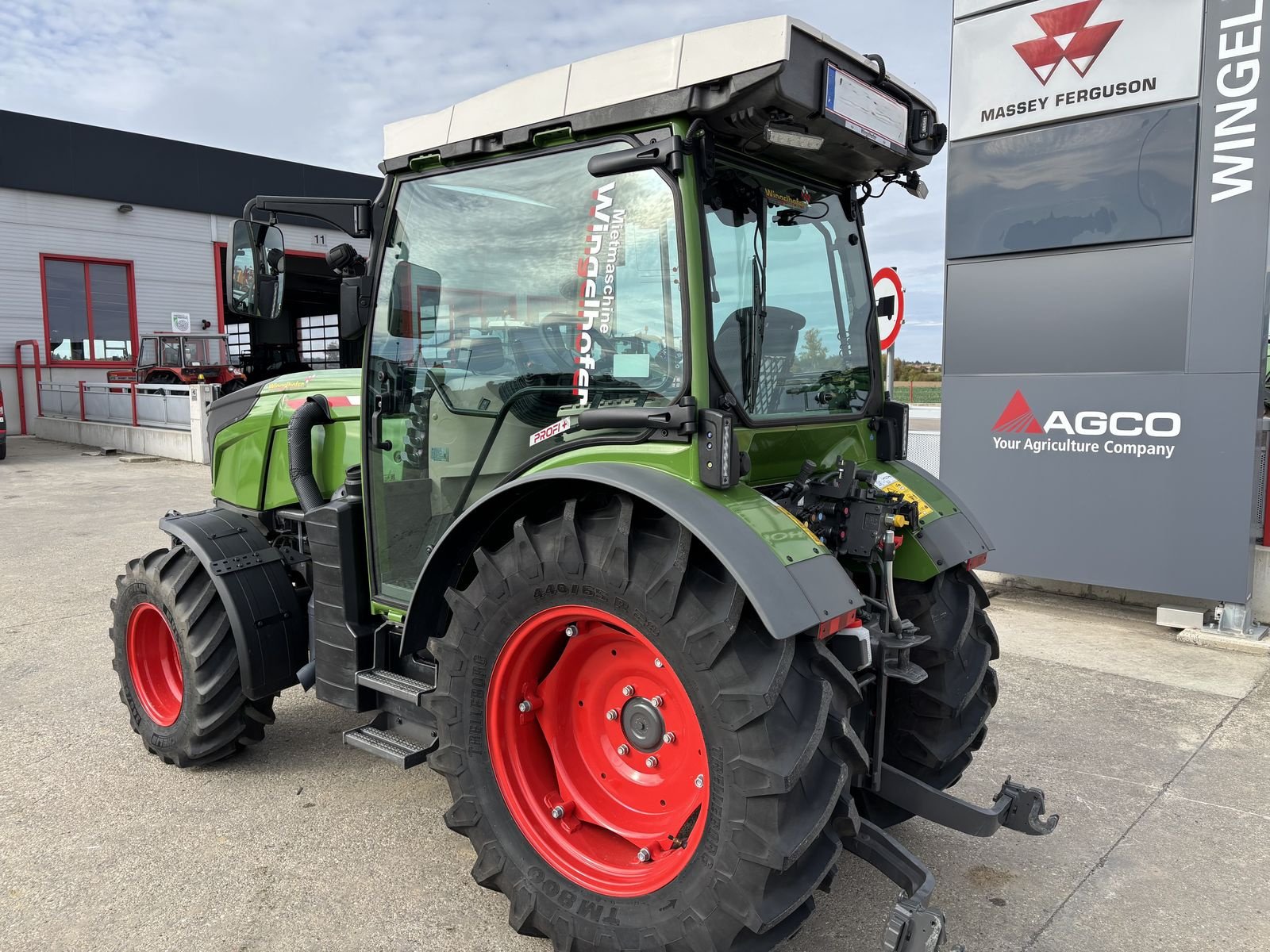 Traktor tipa Fendt 211 Vario F (Gen3), Vorführmaschine u Starrein (Slika 8)