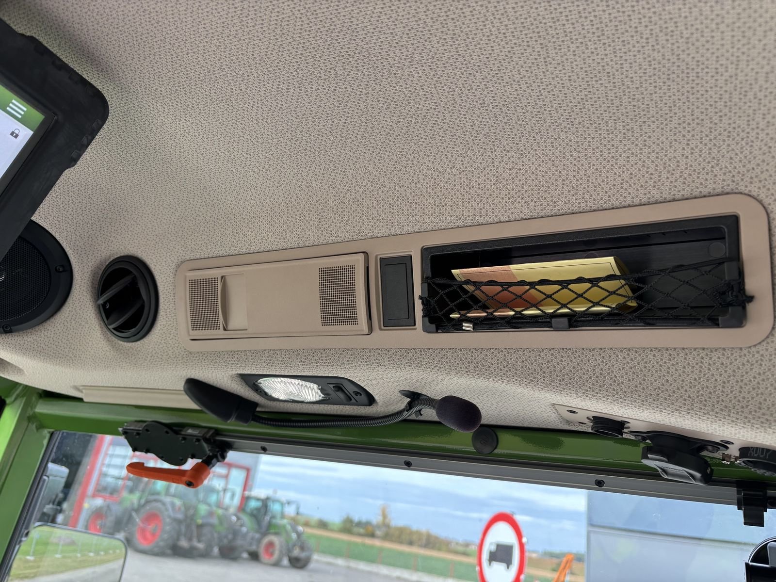 Traktor tipa Fendt 211 Vario F (Gen3), Vorführmaschine u Starrein (Slika 18)