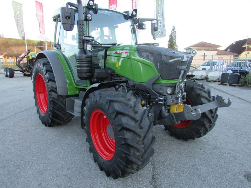 Traktor des Typs Fendt 211 Vario (FendtONE), Gebrauchtmaschine in Saxen (Bild 1)