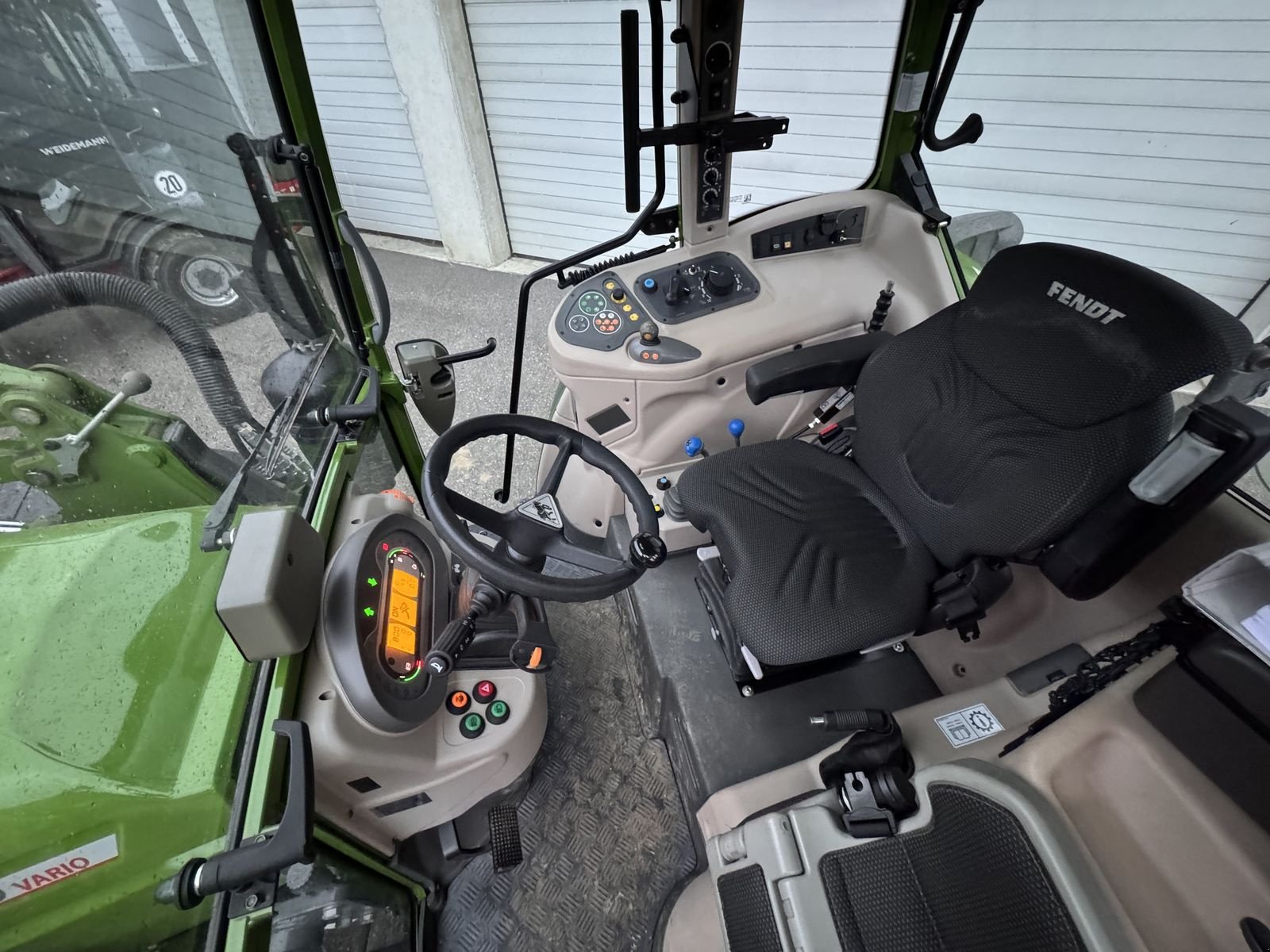 Traktor des Typs Fendt 211 Vario (Gen2), Gebrauchtmaschine in Traberg (Bild 12)