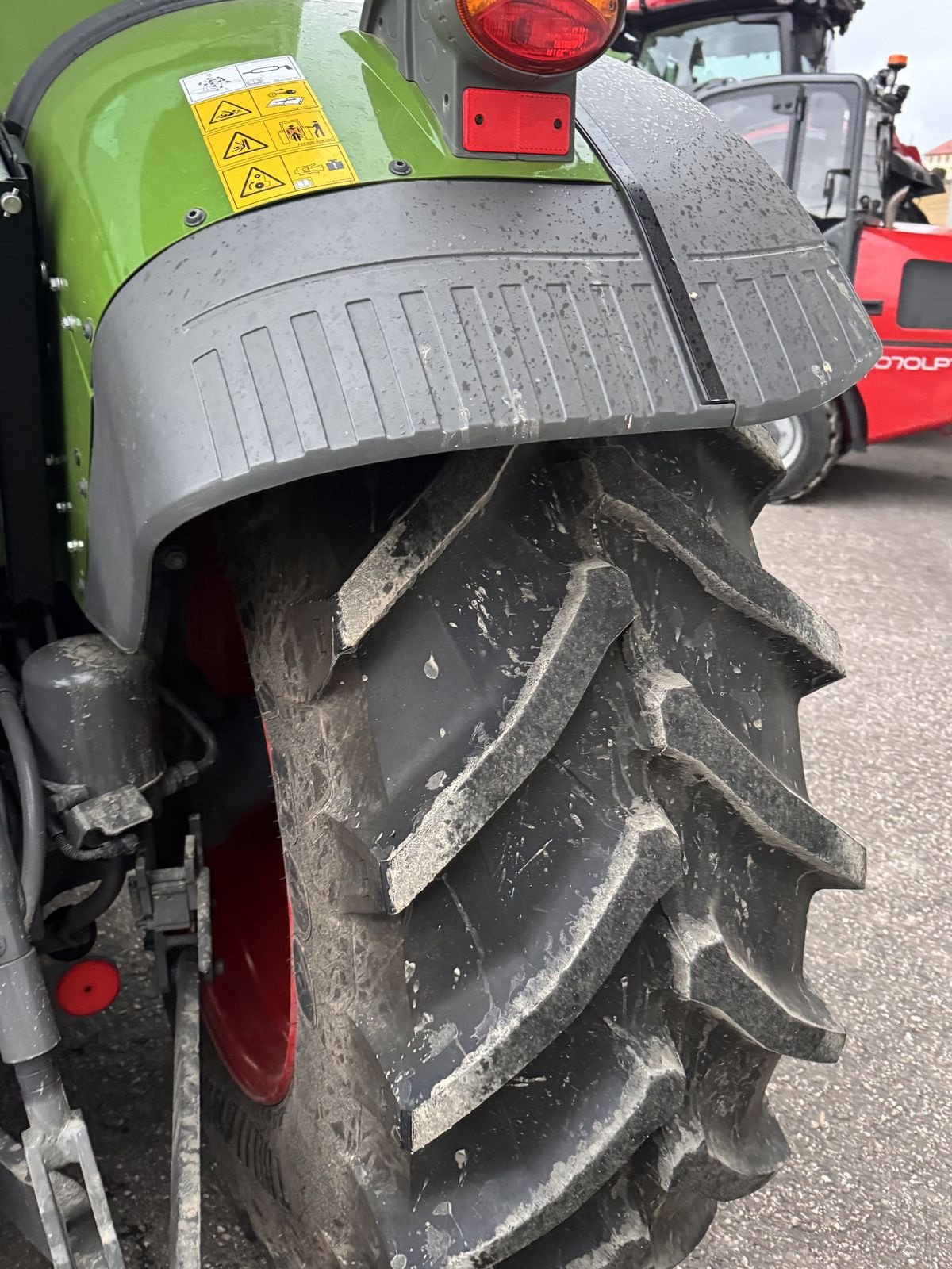 Traktor des Typs Fendt 211 Vario (Gen2), Gebrauchtmaschine in Traberg (Bild 10)