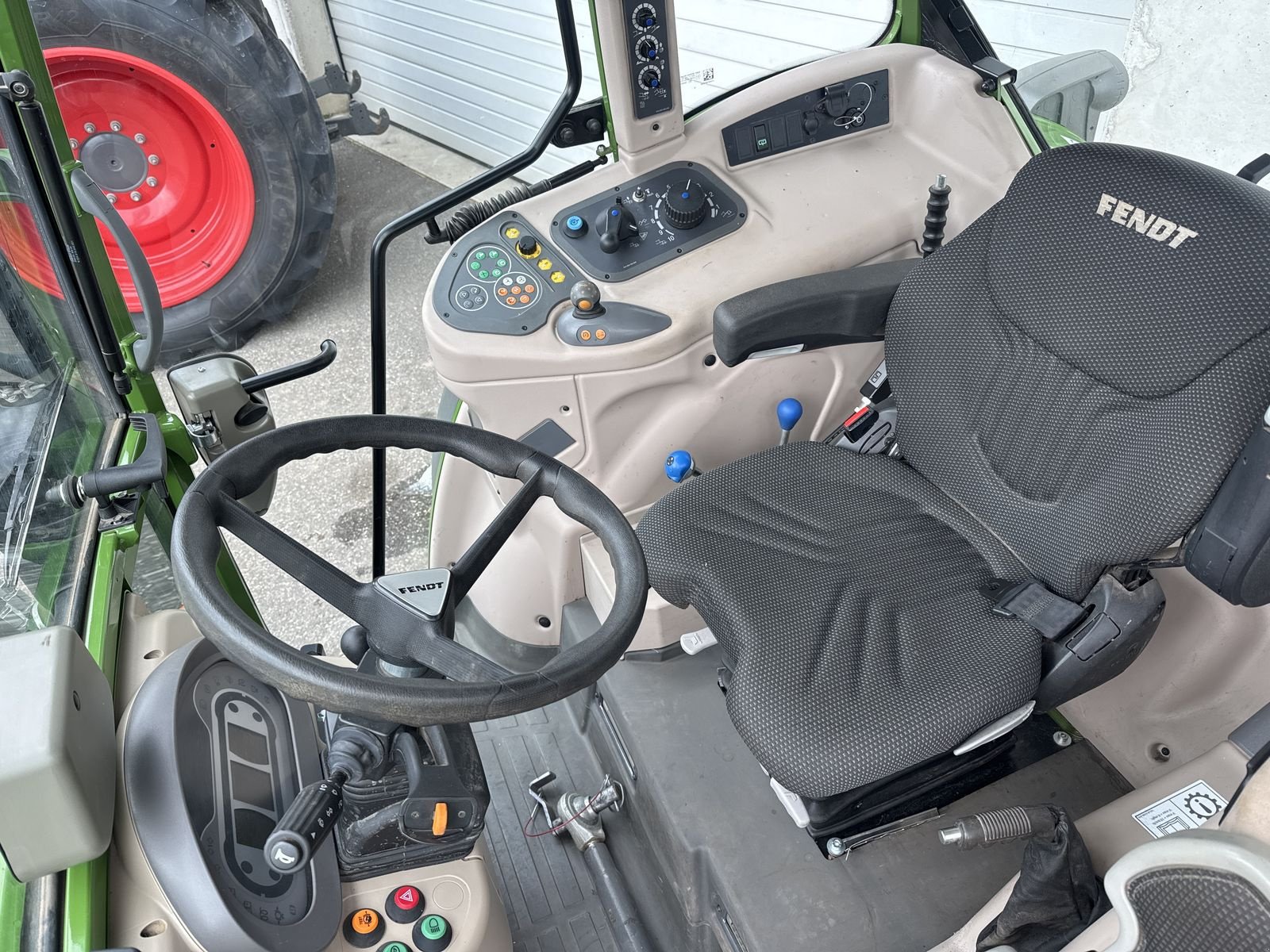 Traktor des Typs Fendt 211 Vario (Gen2), Gebrauchtmaschine in Traberg (Bild 9)